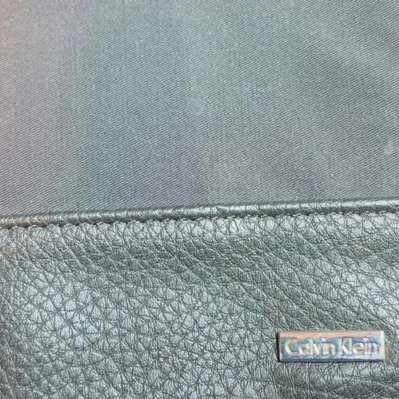 Calvin Klein Nylon Flap Messanger Black Bag W/Pebble Faux Leather Trim - Picture 4 of 7